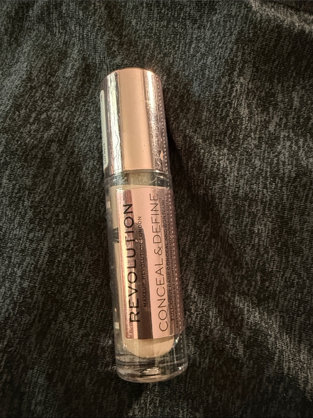 Revolution Conceal & Define Liquid Concealer - Light Beige with Silver Cap c5